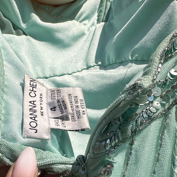 Elegant Green Prom Dress - Picture 6 of 7